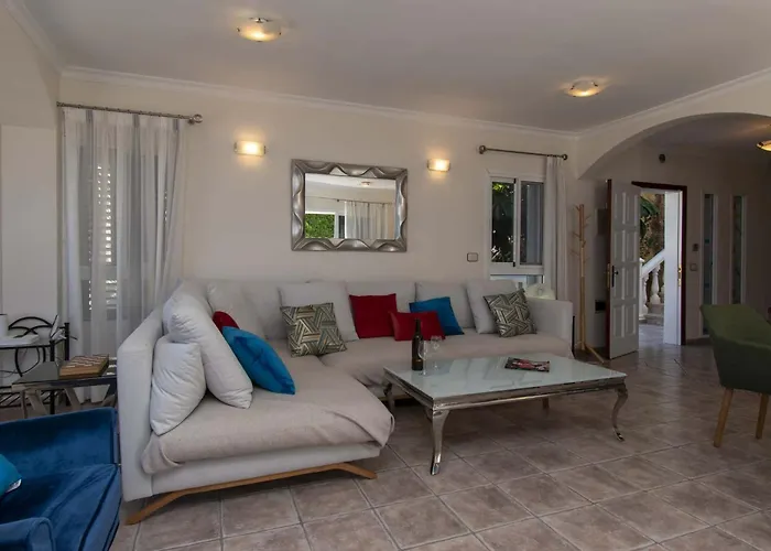 Catherine فيلة أذيخي